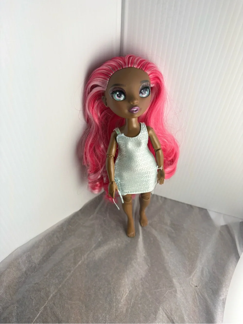 Rainbow High Doll Pink Hair / Silver Dress MGA 2020